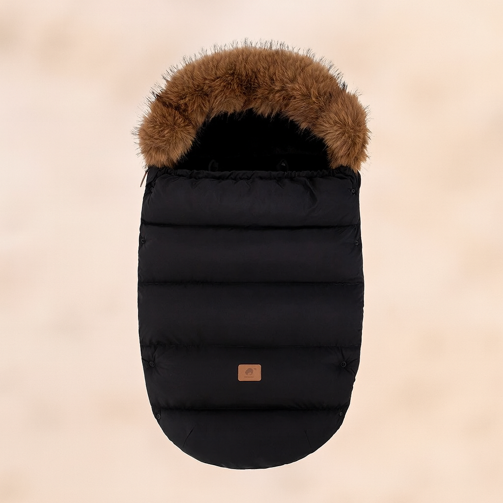 chanceliere-bebe-noire-avec-fourrure-fond-doux