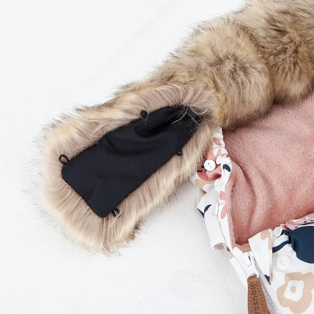 detail-fourrure-amovible-chanceliere-bebe