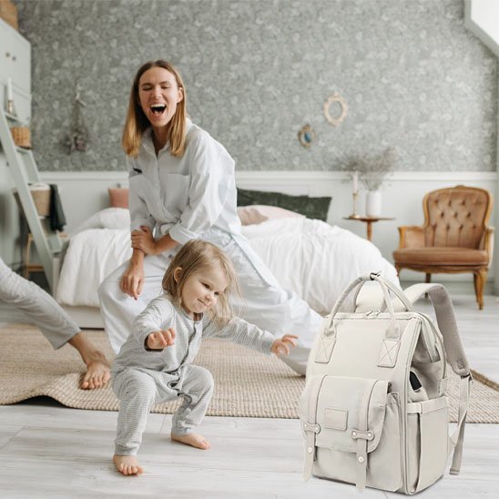 Sac à langer | Élégance Pratique - Monde Poussin maman et enfant dans leur chambre 
